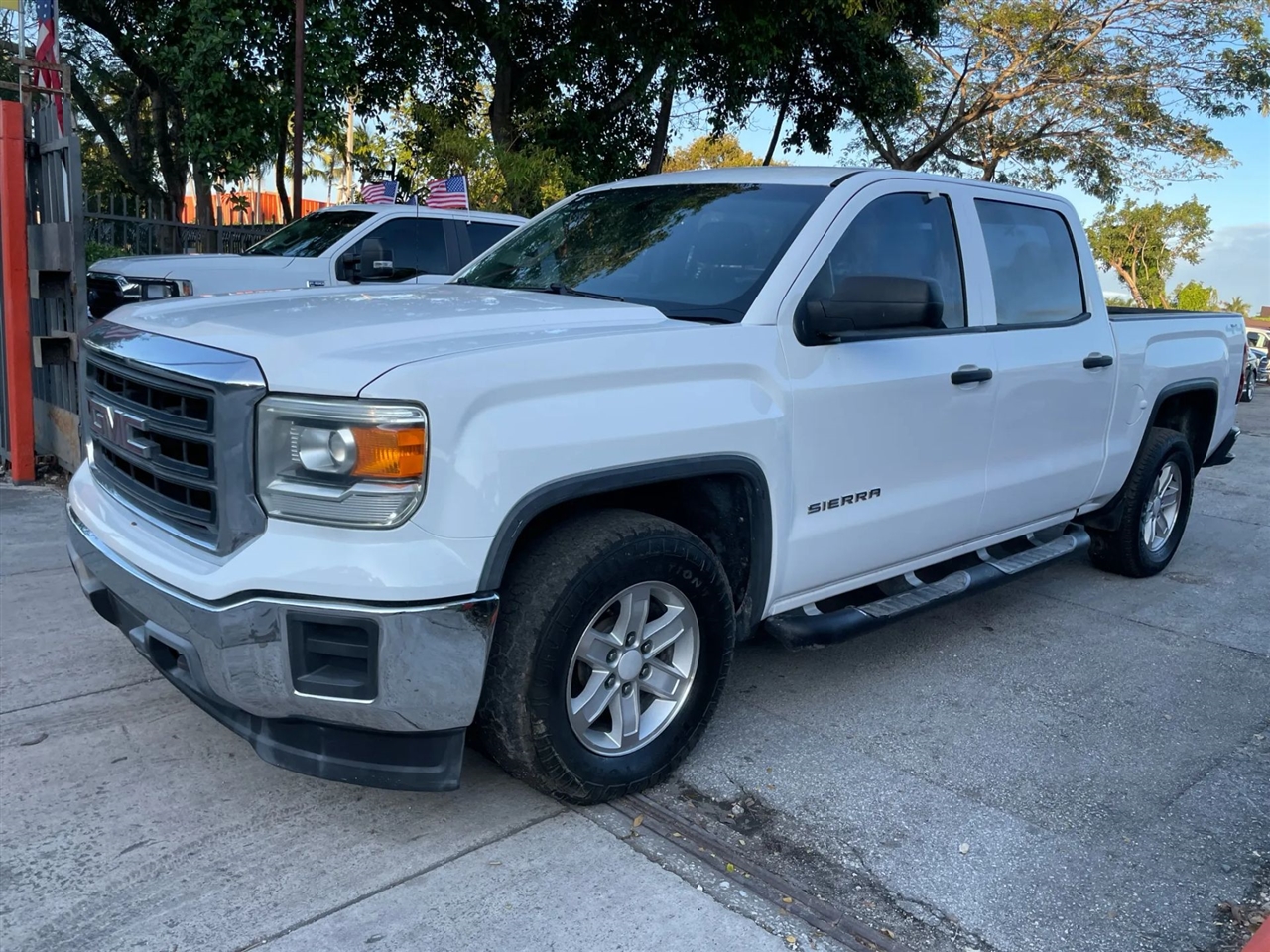 GMC Sierra 1500 Base Crew Cab 4WD 2014
