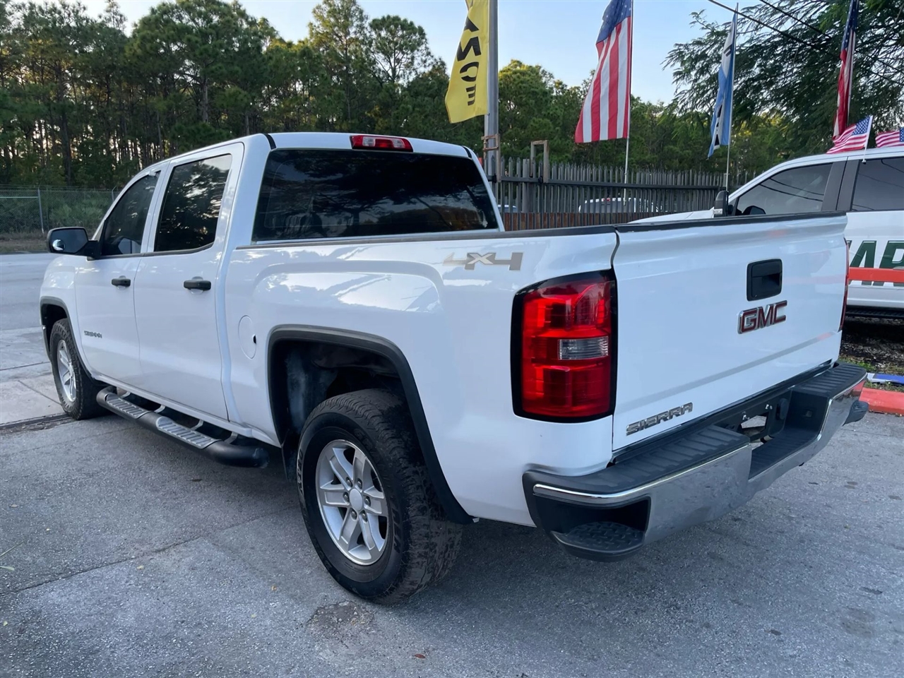 GMC Sierra 1500 Base Crew Cab 4WD 2014