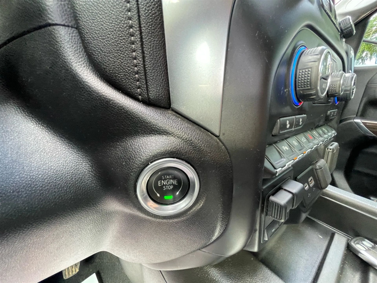 Chevrolet Silverado 1500 RST Crew Cab 4WD 2021