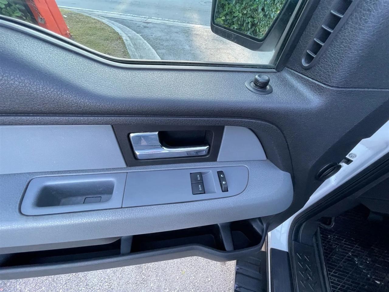 Ford F-150 XL 8-ft. Bed 2WD 2014