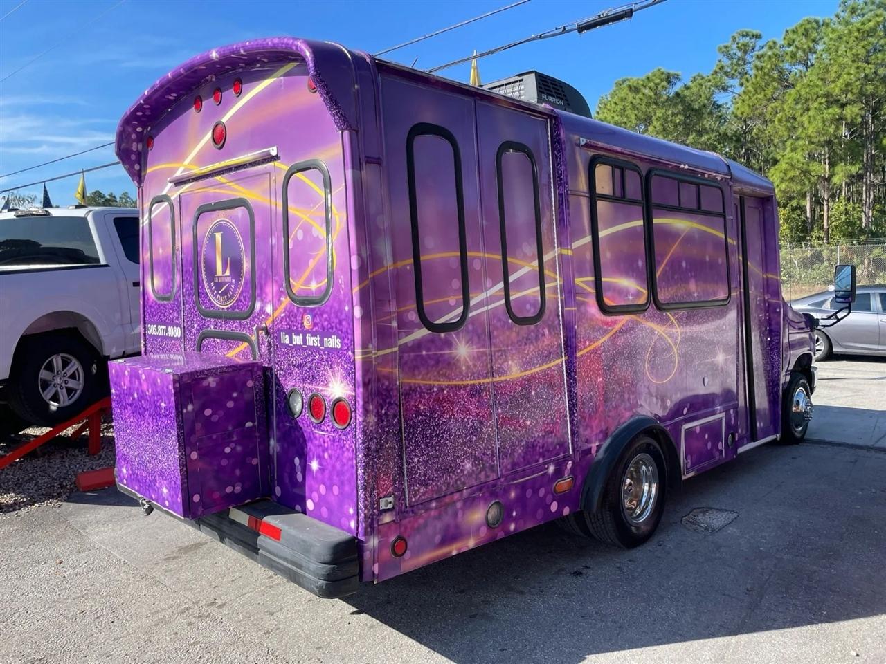 Ford Econoline E350 2011