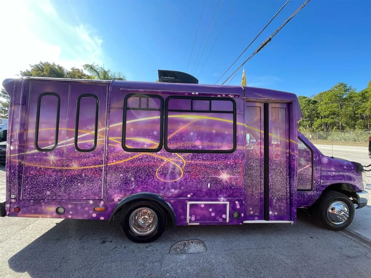 Ford Econoline E350 2011