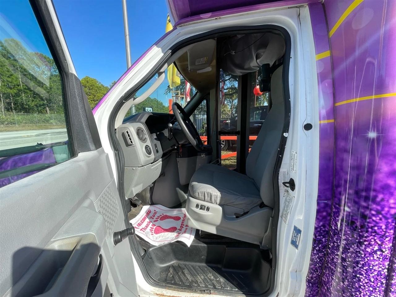 Ford Econoline E350 2011