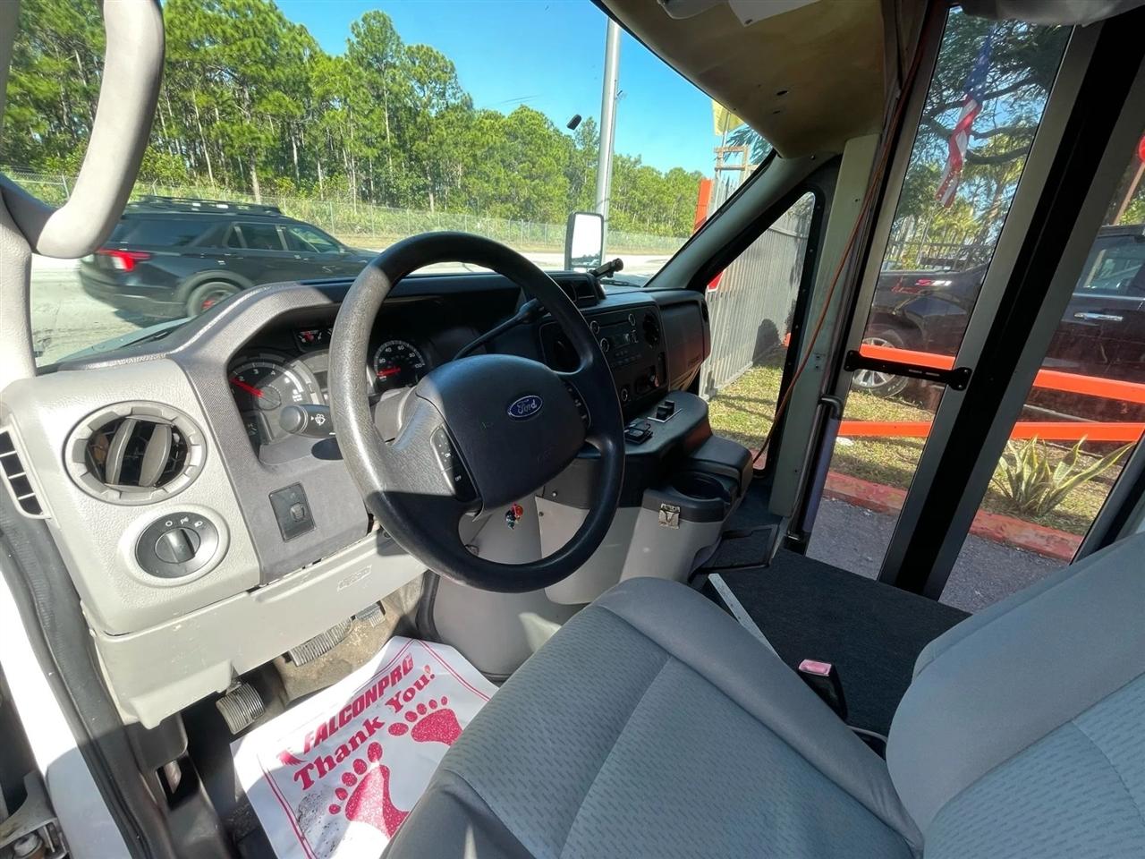 Ford Econoline E350 2011