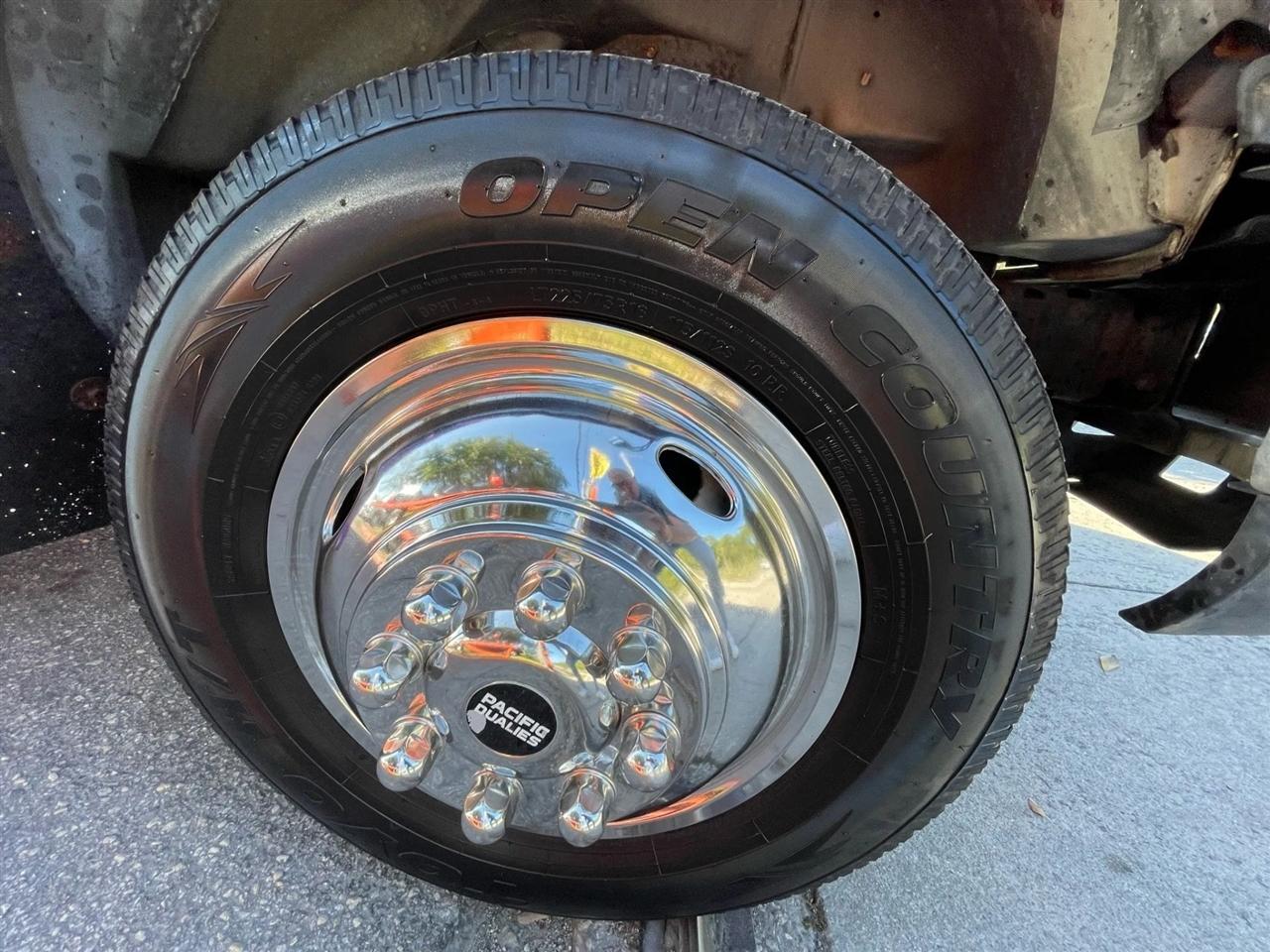 Ford Econoline E350 2011