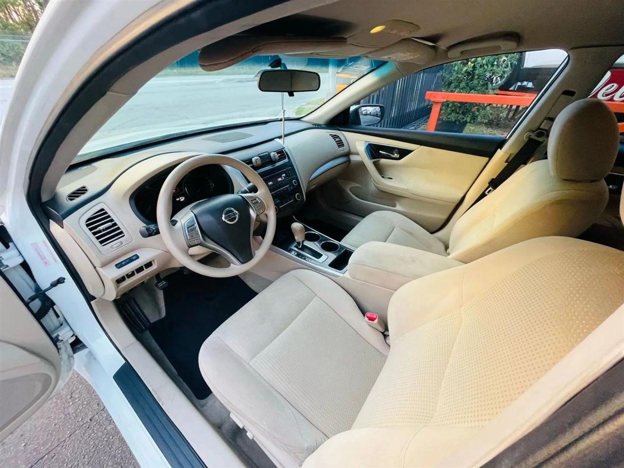 Nissan Altima 2.5 S 2014