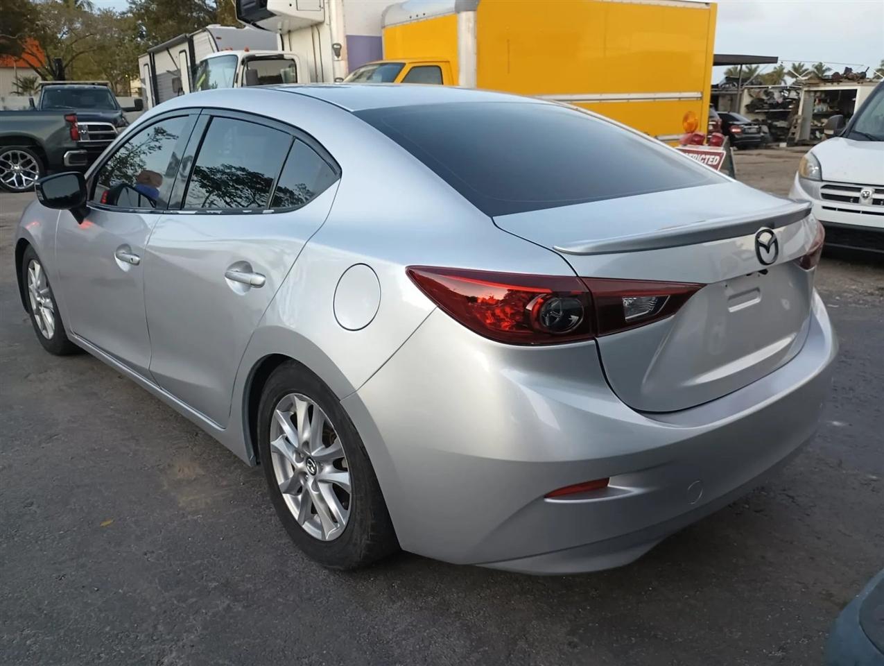 Mazda MAZDA3 i Sport AT 4-Door 2016