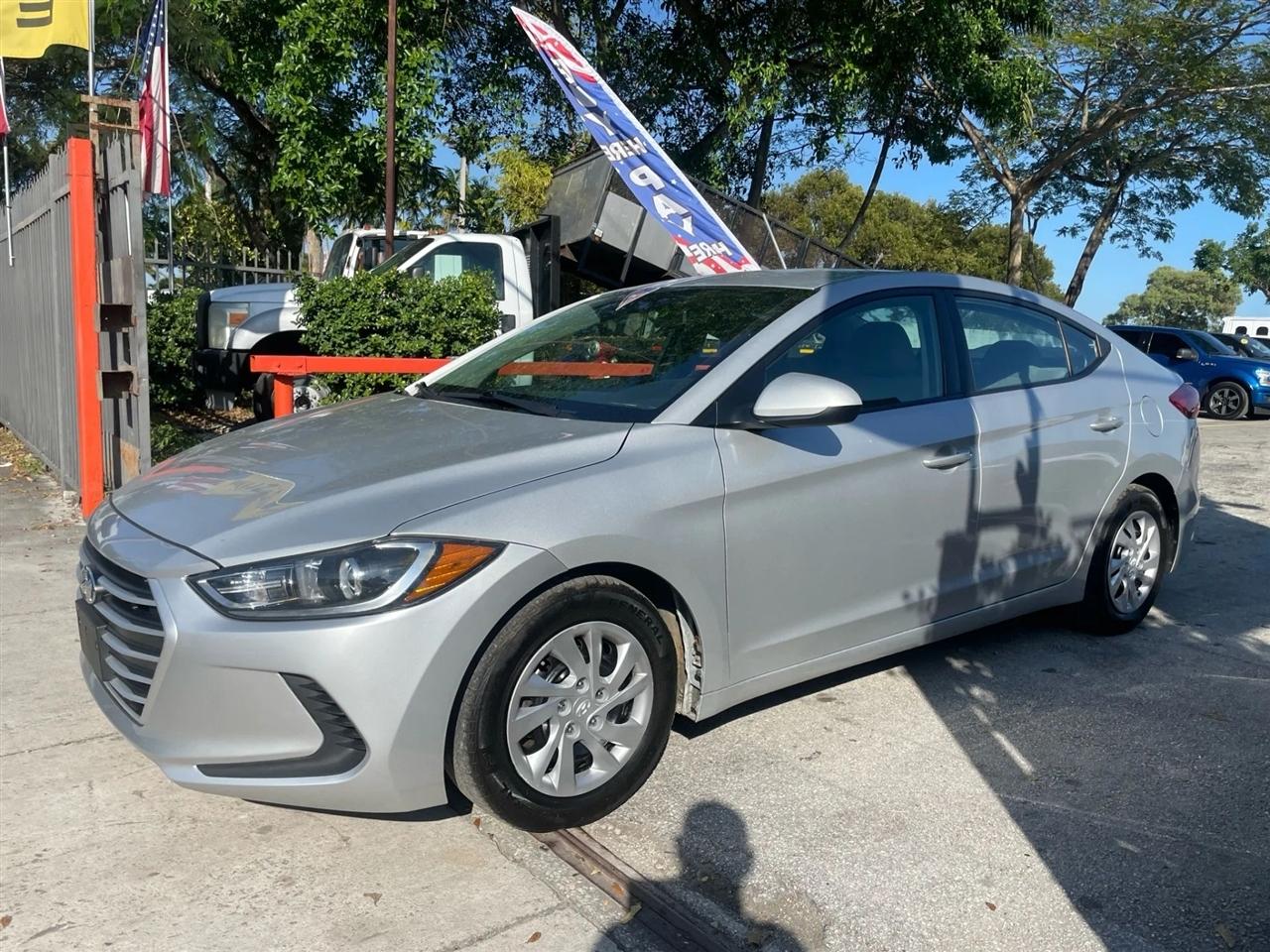Hyundai Elantra SE 6AT 2017