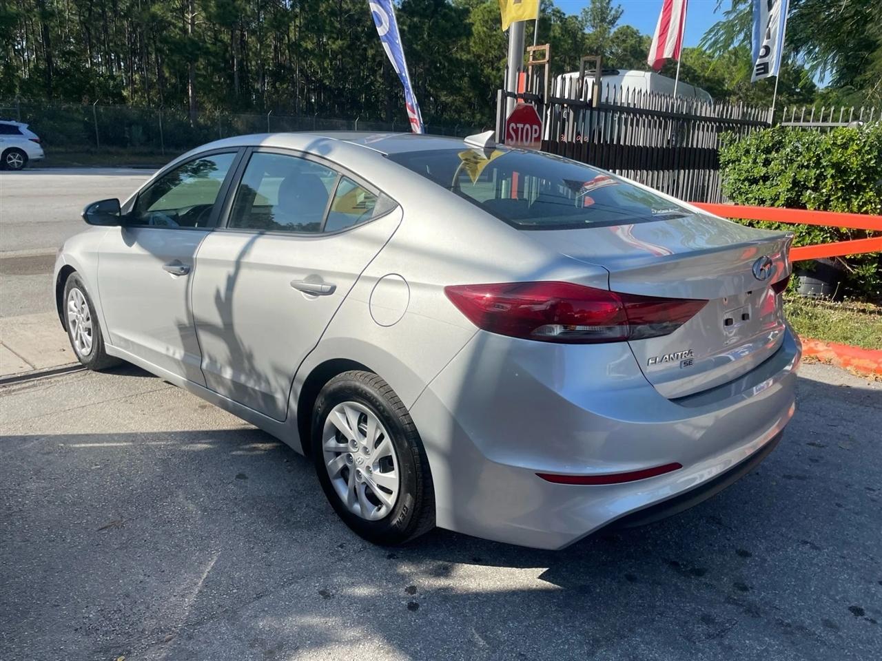 Hyundai Elantra SE 6AT 2017