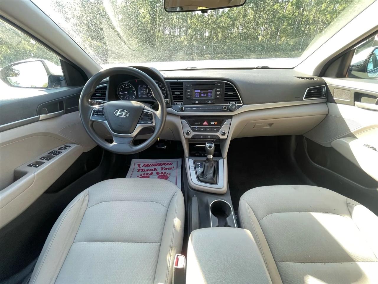 Hyundai Elantra SE 6AT 2017