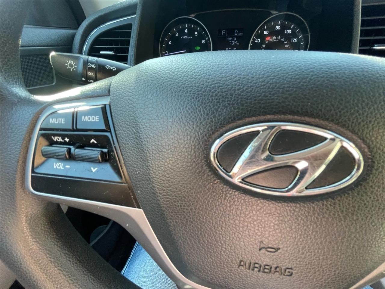 Hyundai Elantra SE 6AT 2017