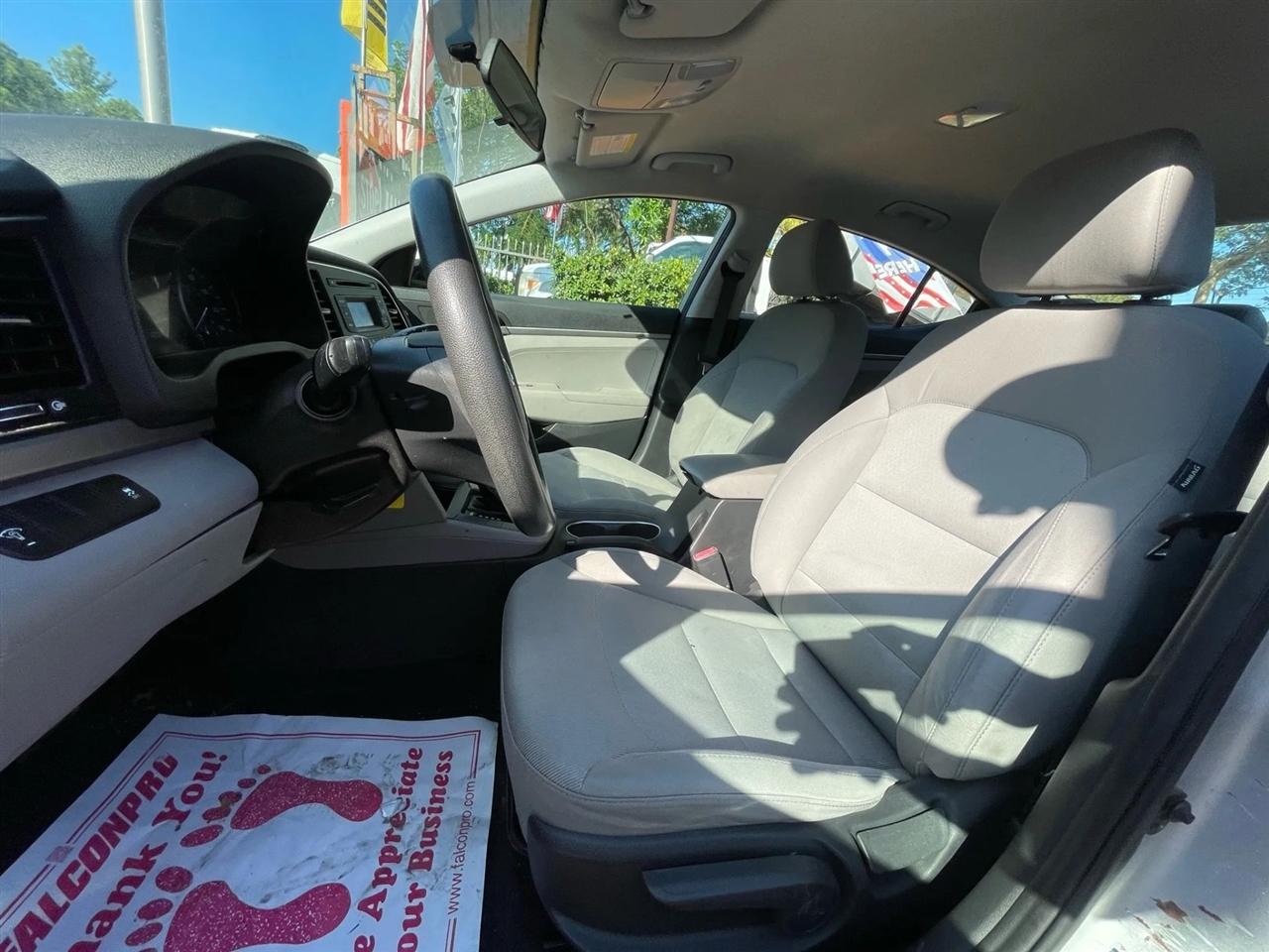 Hyundai Elantra SE 6AT 2017