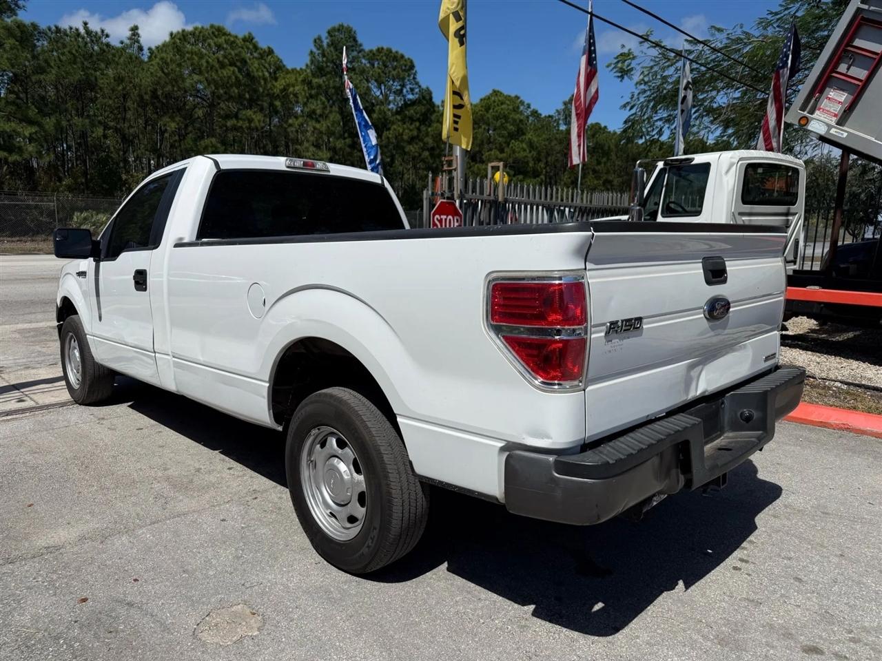 Ford F-150 XL 8-ft. Bed 2WD 2013