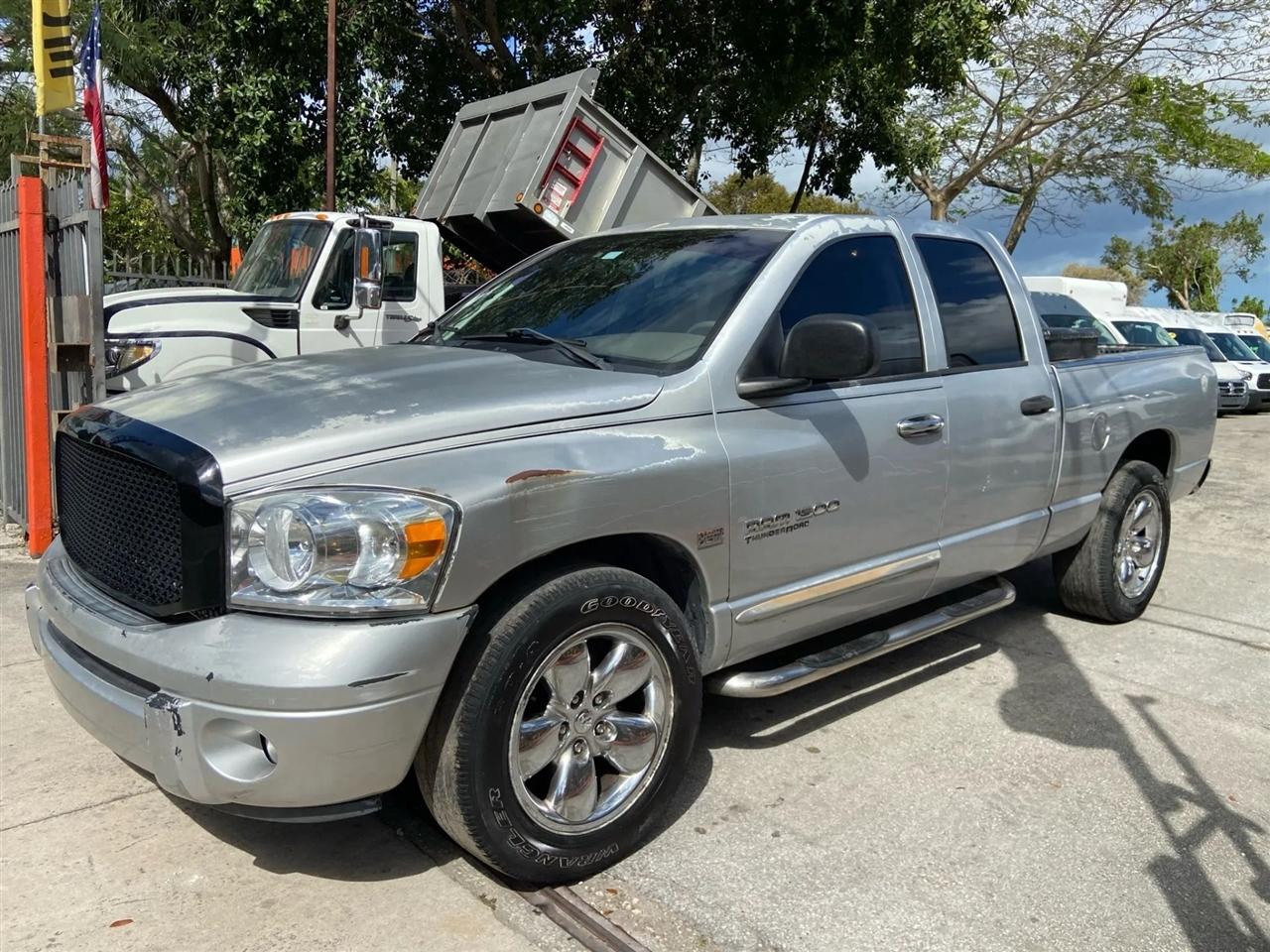 Dodge Ram 1500 SLT Quad Cab Long Bed 2WD 2005