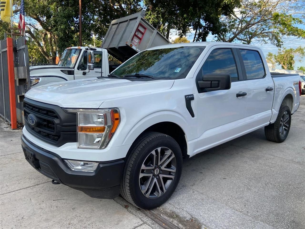 Ford F-150 XL SuperCrew 5.5-ft. Bed 4WD 2022