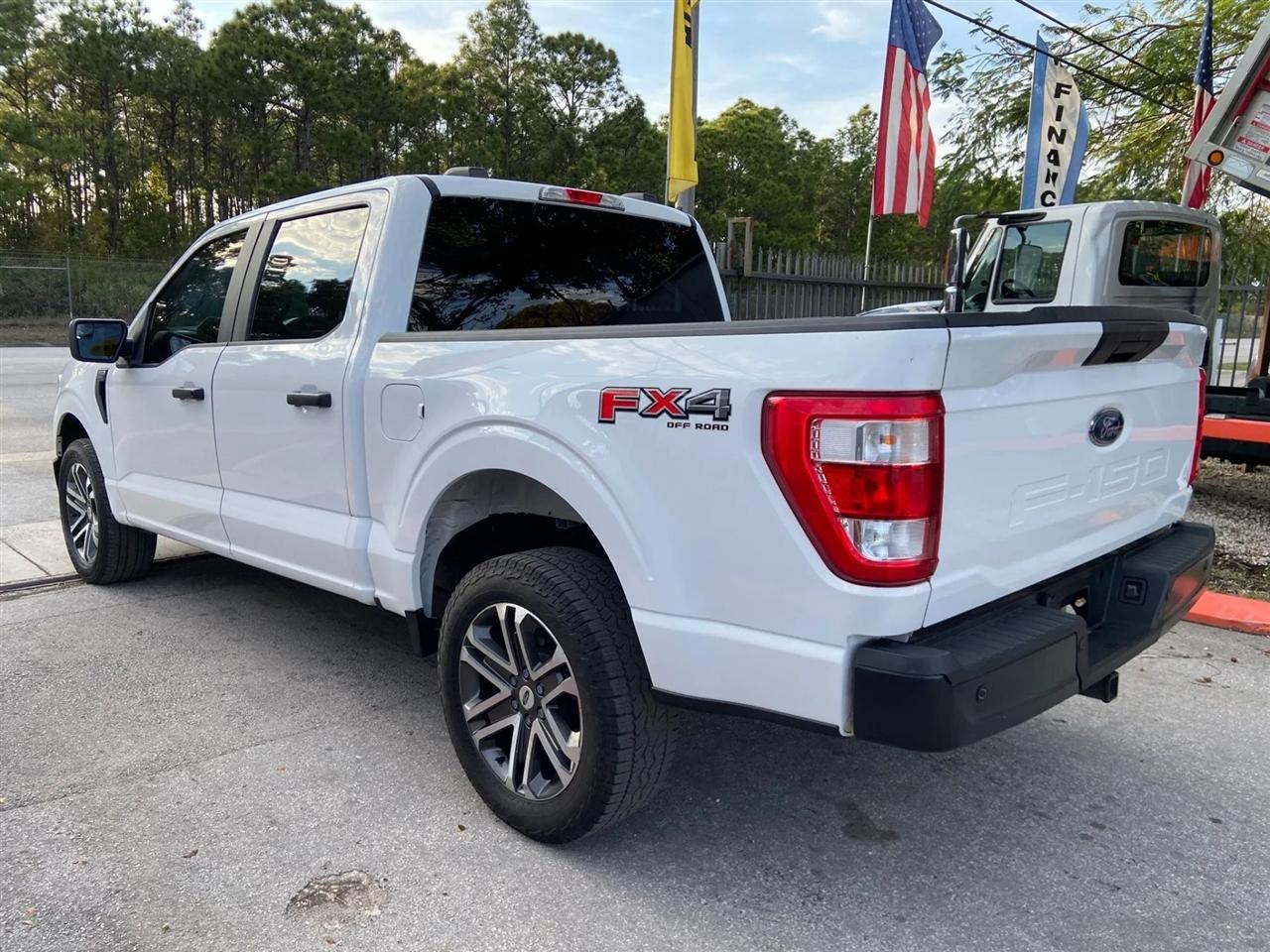 Ford F-150 XL SuperCrew 5.5-ft. Bed 4WD 2022