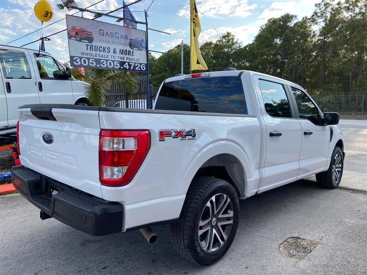 Ford F-150 XL SuperCrew 5.5-ft. Bed 4WD 2022