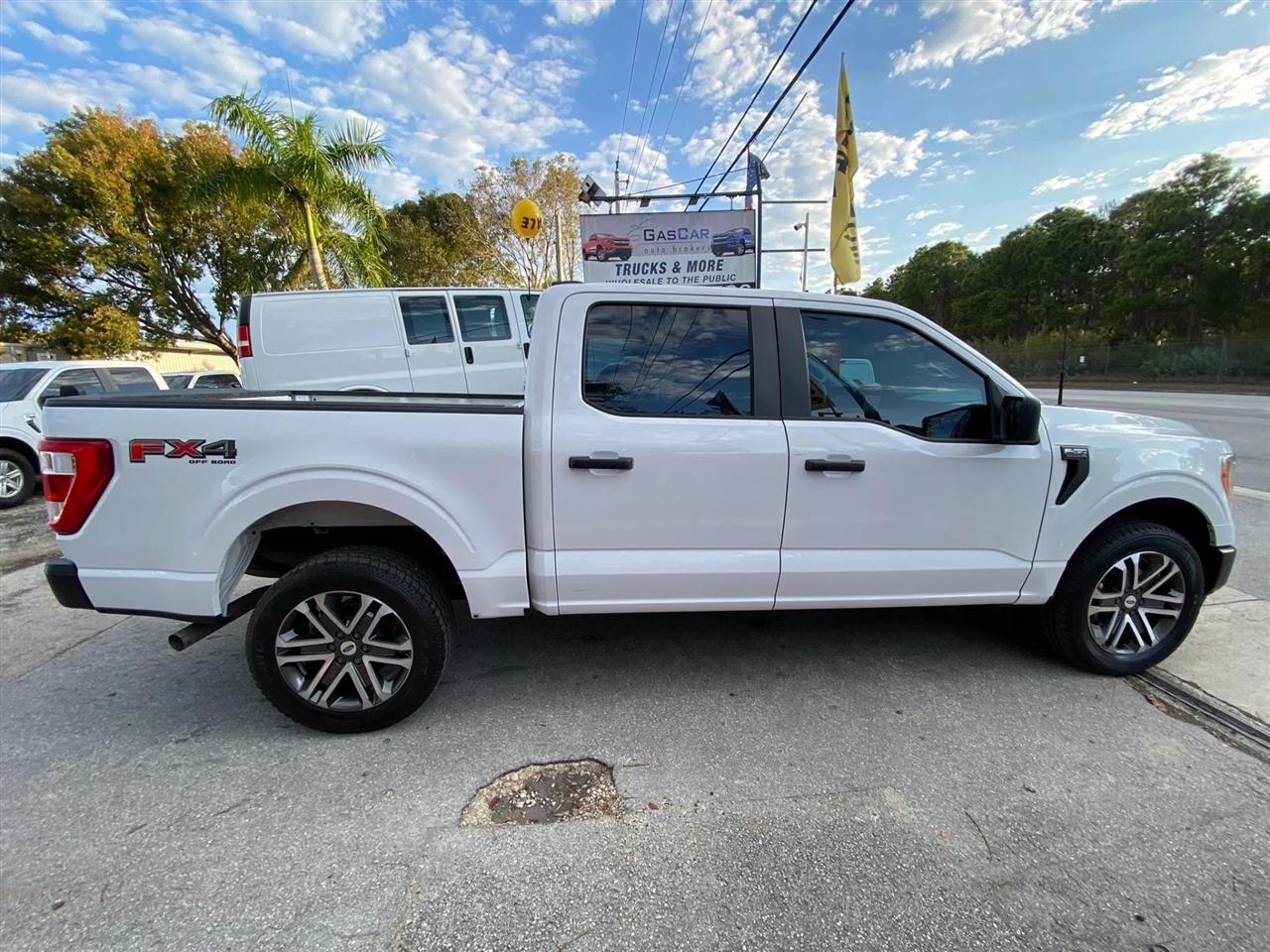 Ford F-150 XL SuperCrew 5.5-ft. Bed 4WD 2022