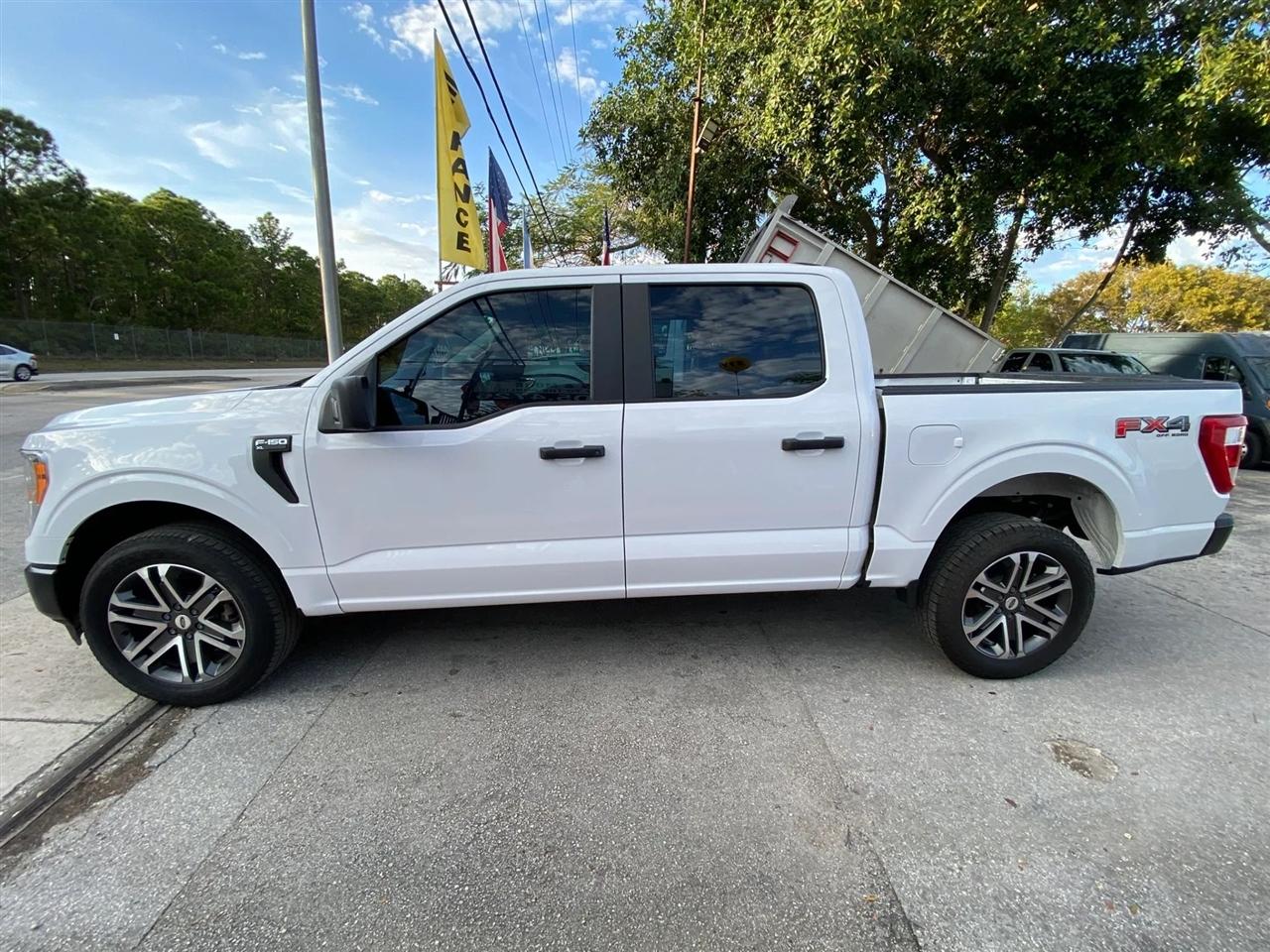 Ford F-150 XL SuperCrew 5.5-ft. Bed 4WD 2022