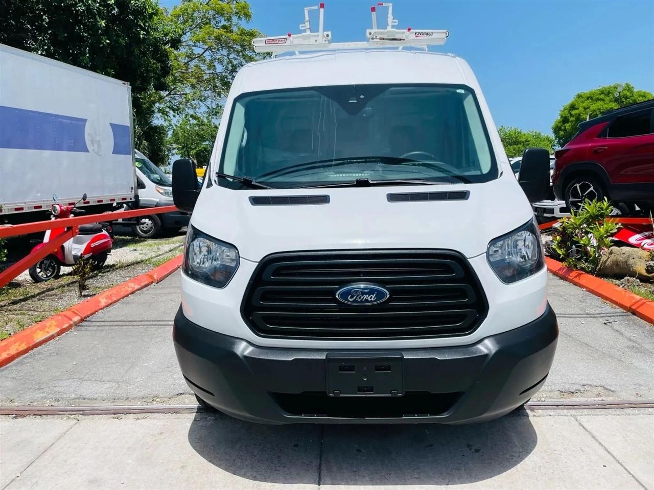 Ford Transit 250 Van Med. Roof w/Sliding Pass. 130-in. WB 2019
