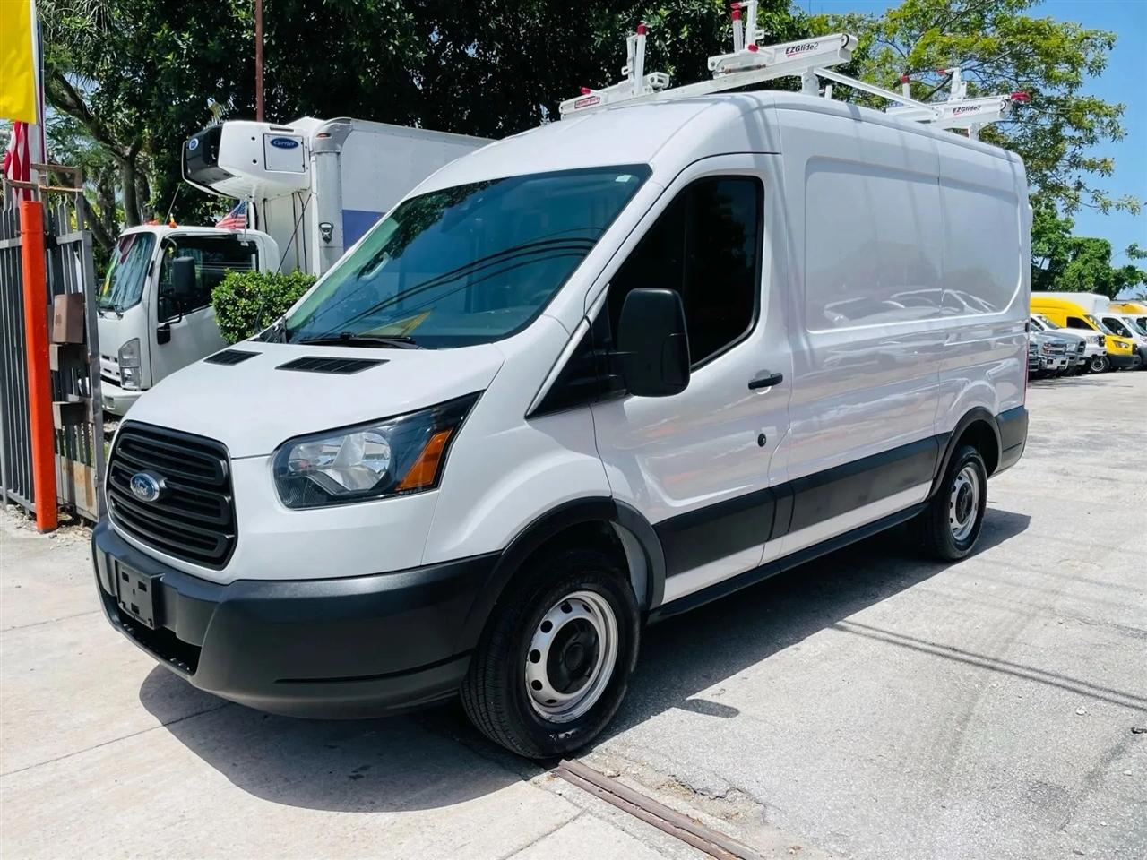 Ford Transit 250 Van Med. Roof w/Sliding Pass. 130-in. WB 2019