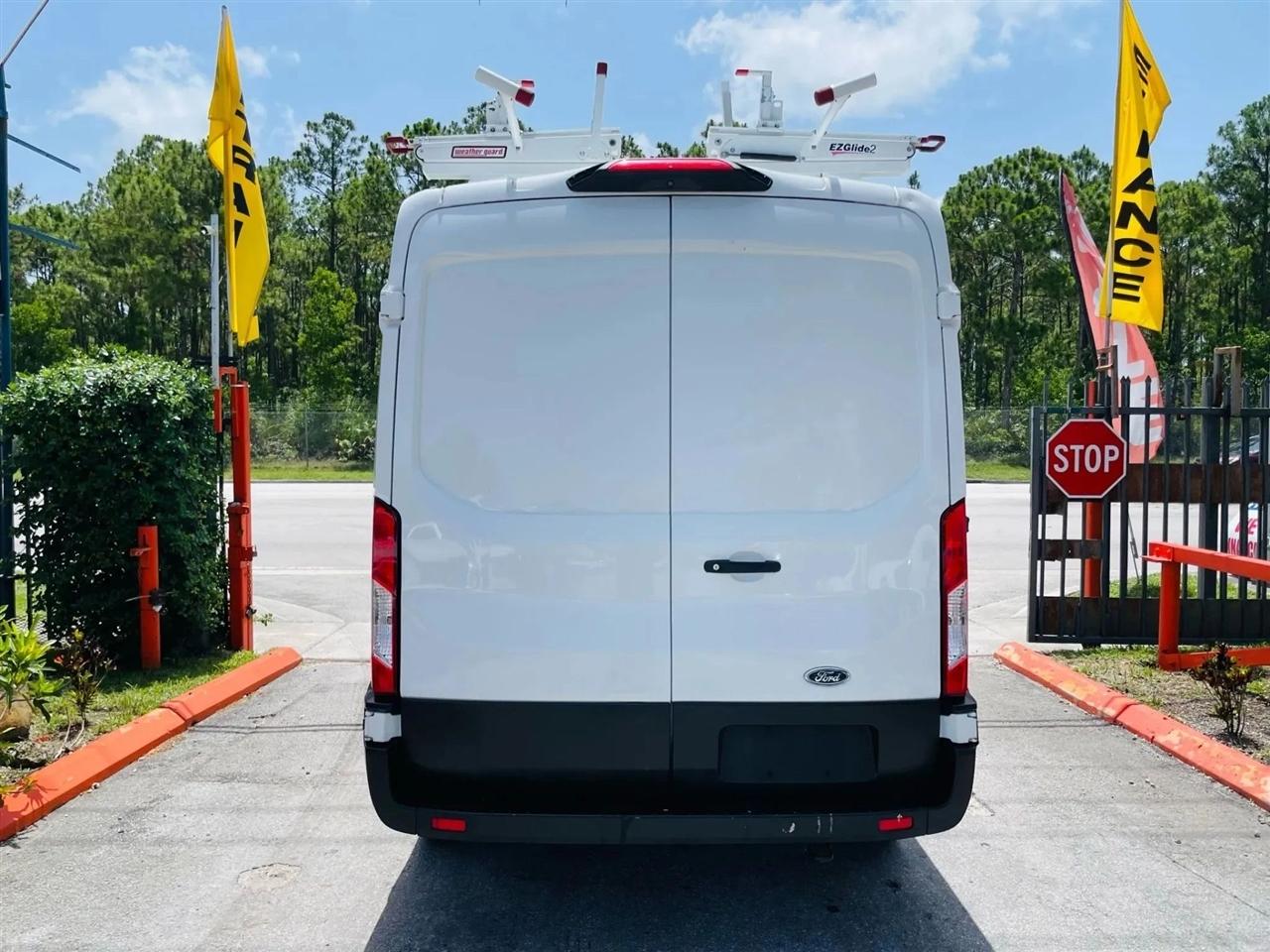 Ford Transit 250 Van Med. Roof w/Sliding Pass. 130-in. WB 2019