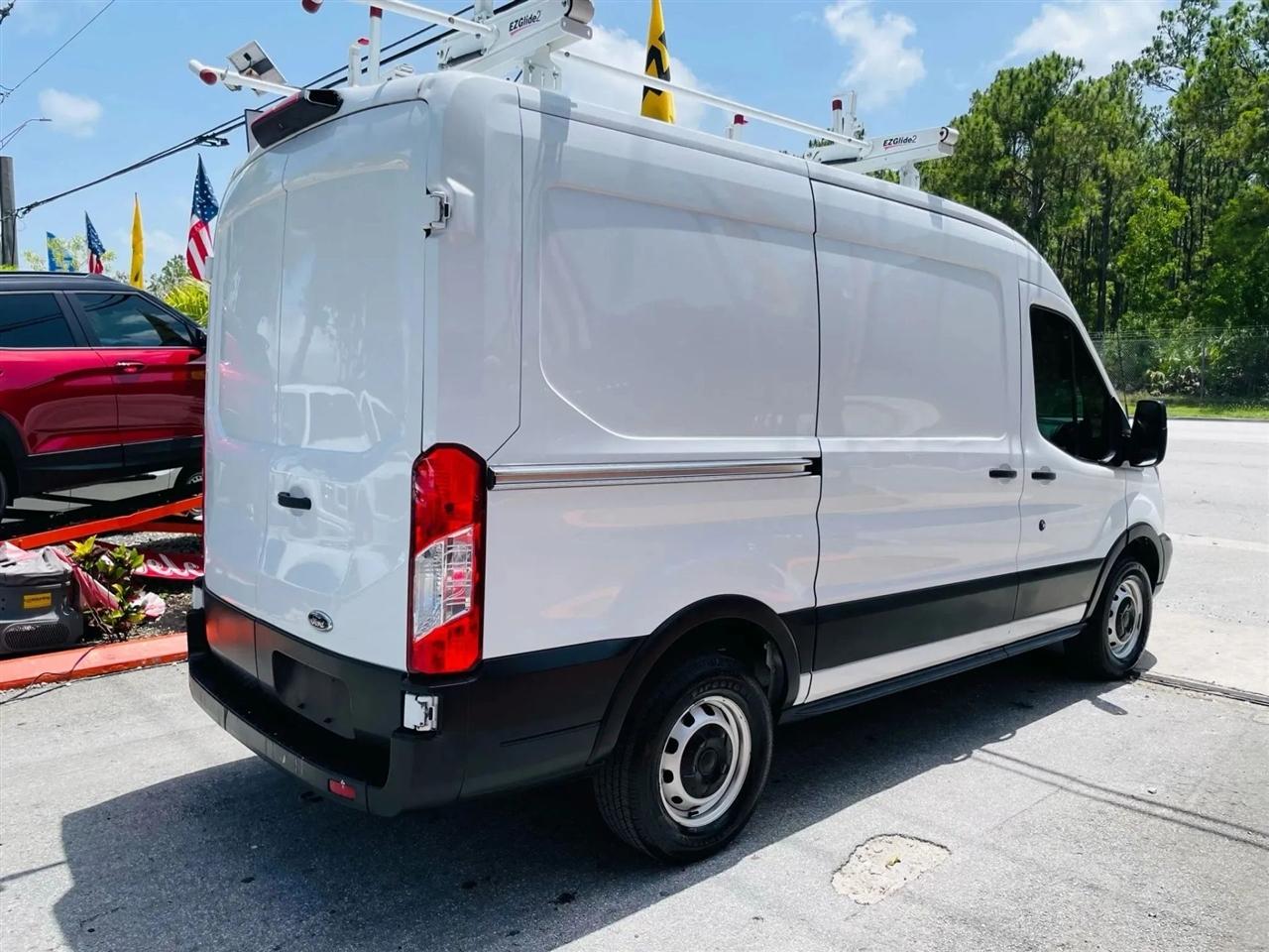Ford Transit 250 Van Med. Roof w/Sliding Pass. 130-in. WB 2019