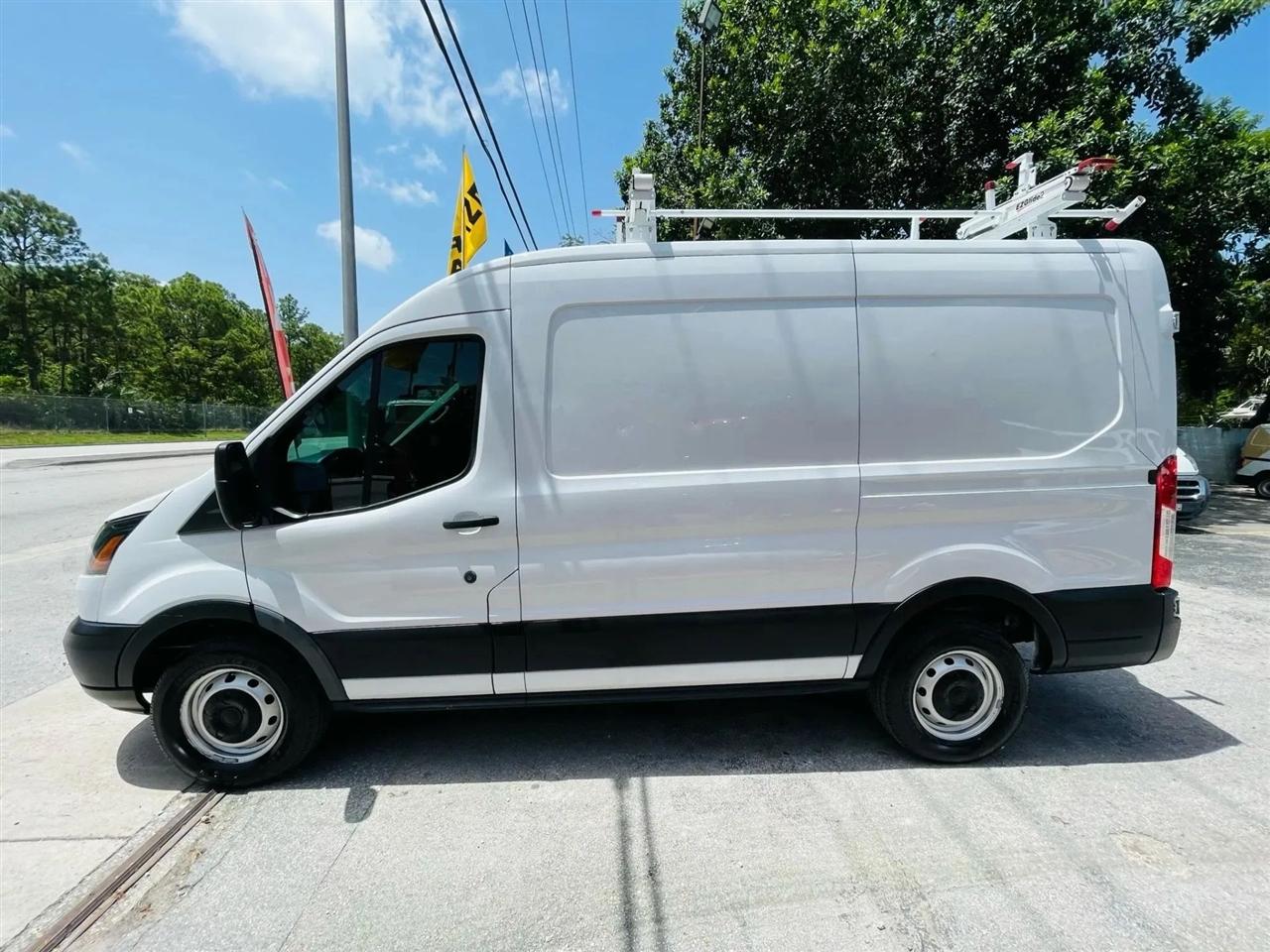 Ford Transit 250 Van Med. Roof w/Sliding Pass. 130-in. WB 2019
