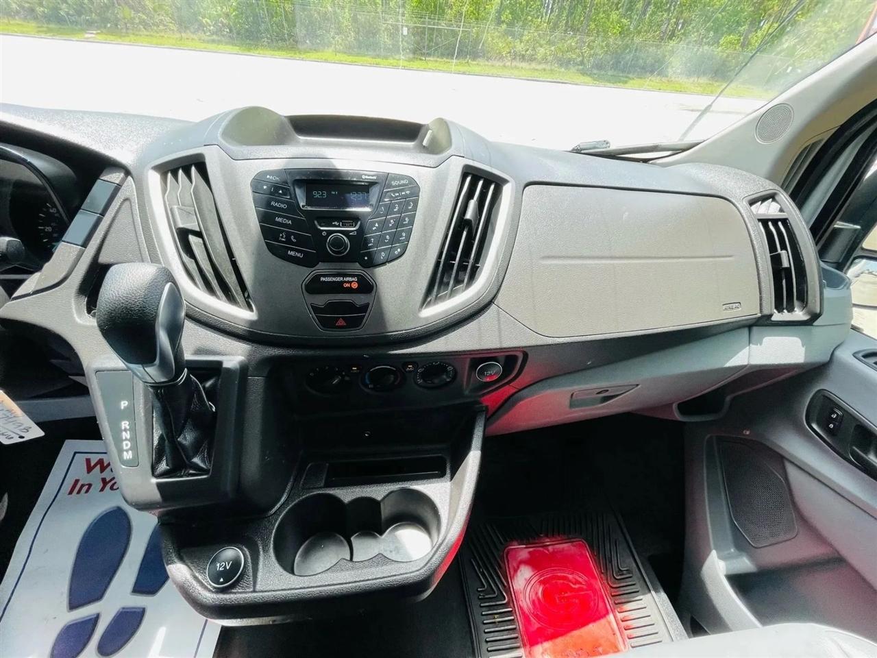 Ford Transit 250 Van Med. Roof w/Sliding Pass. 130-in. WB 2019