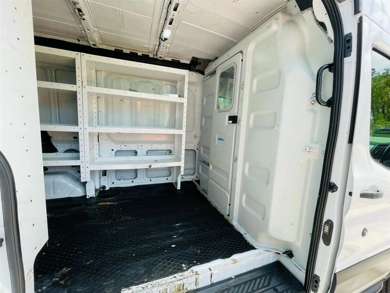 Ford Transit 250 Van Med. Roof w/Sliding Pass. 130-in. WB 2019