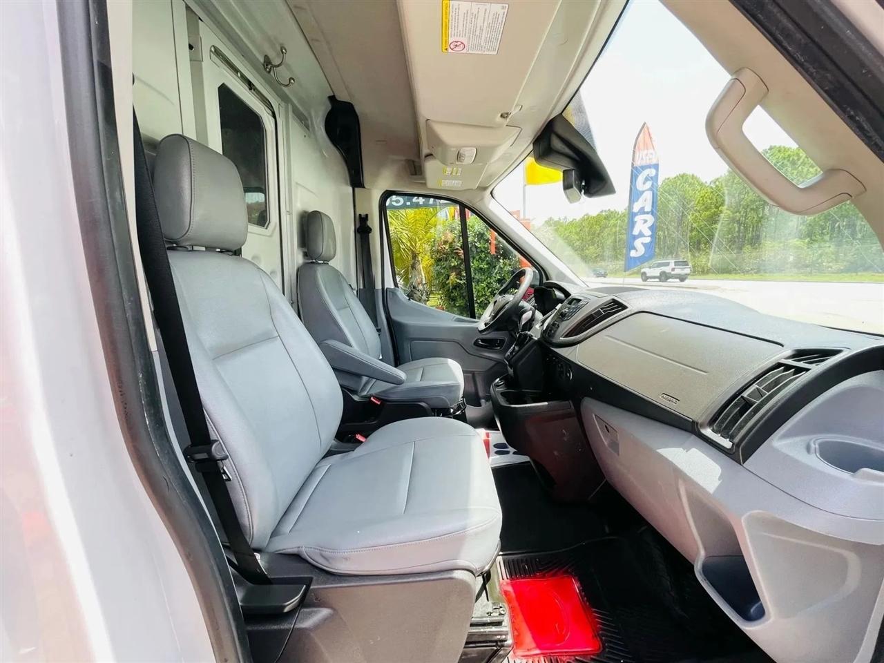 Ford Transit 250 Van Med. Roof w/Sliding Pass. 130-in. WB 2019