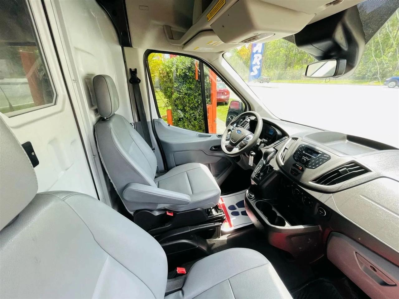 Ford Transit 250 Van Med. Roof w/Sliding Pass. 130-in. WB 2019