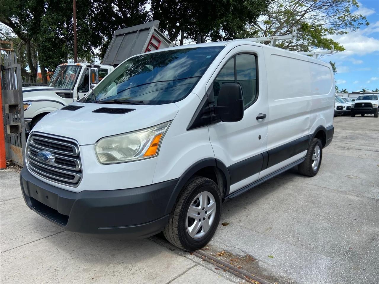 Ford Transit 250 Van Low Roof 60/40 Pass.130-in. WB 2016