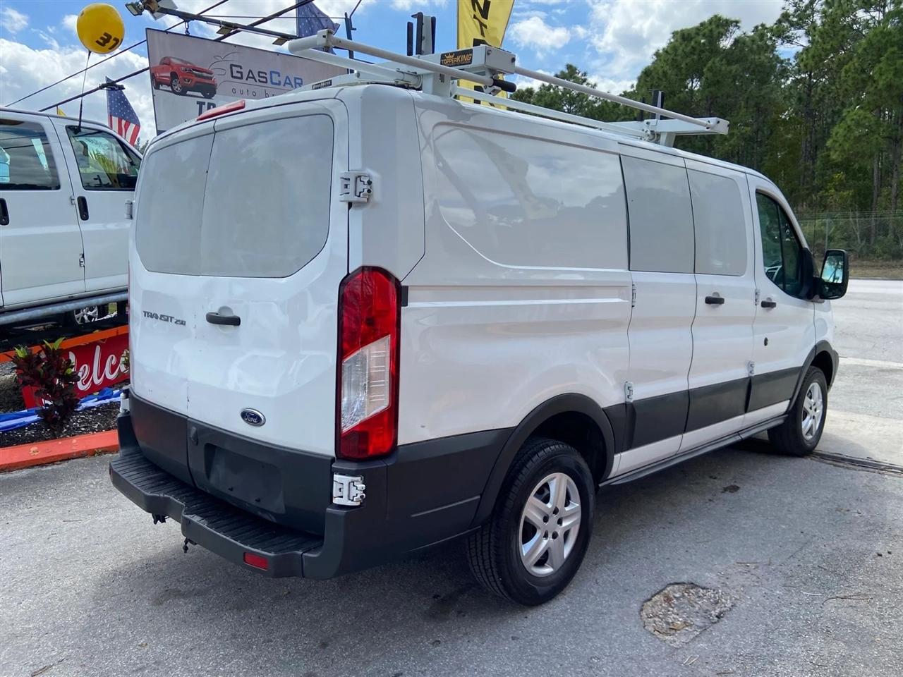 Ford Transit 250 Van Low Roof 60/40 Pass.130-in. WB 2016