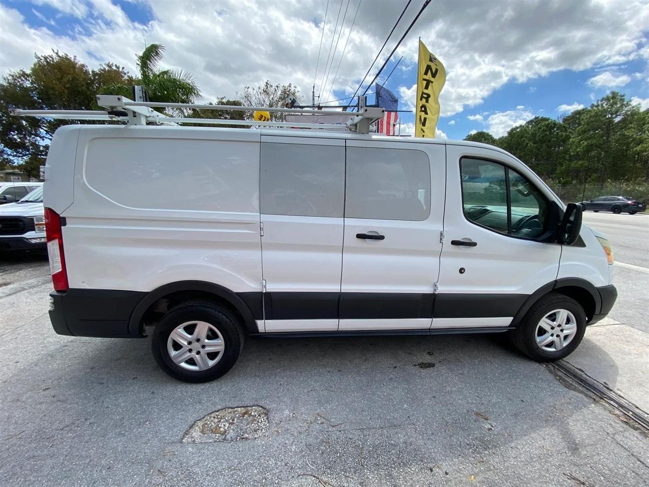 Ford Transit 250 Van Low Roof 60/40 Pass.130-in. WB 2016