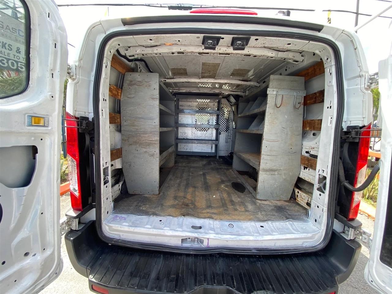 Ford Transit 250 Van Low Roof 60/40 Pass.130-in. WB 2016