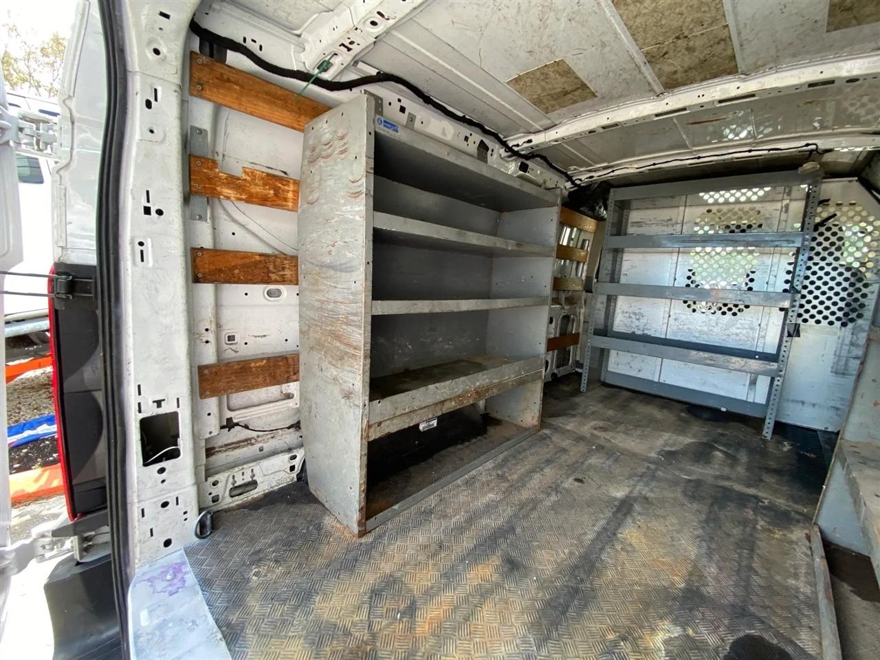 Ford Transit 250 Van Low Roof 60/40 Pass.130-in. WB 2016