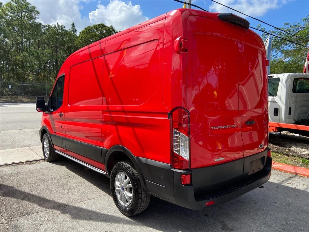 Ford Transit 250 Van Med. Roof w/Sliding Pass. 130-in. WB 2021