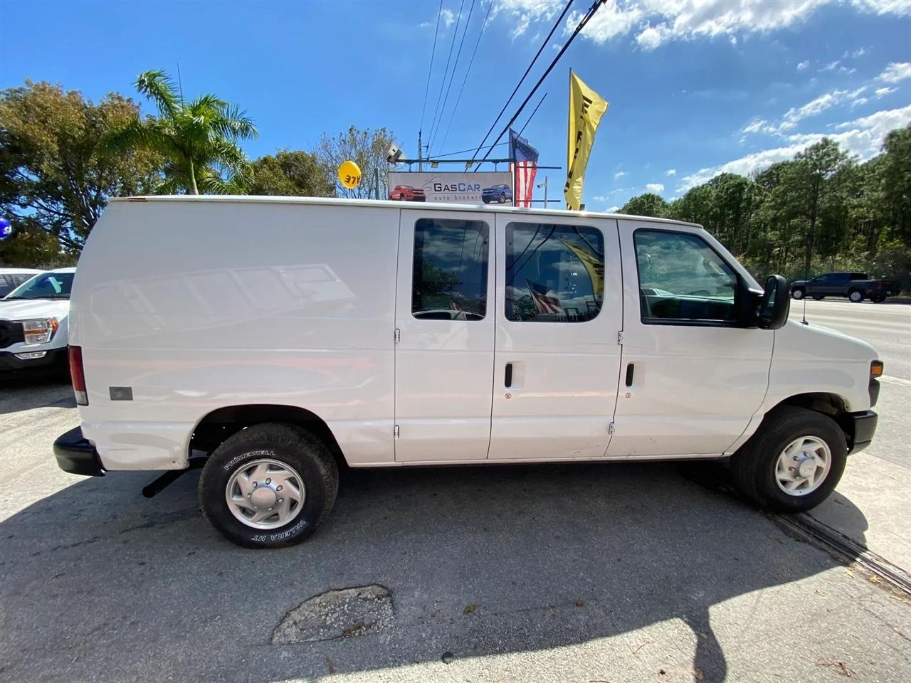 Ford Econoline E-250 2011