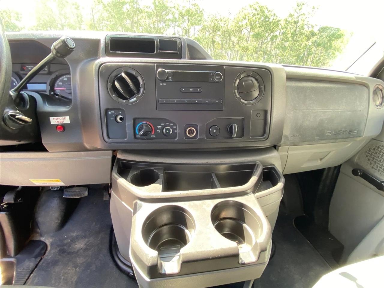 Ford Econoline E-250 2011