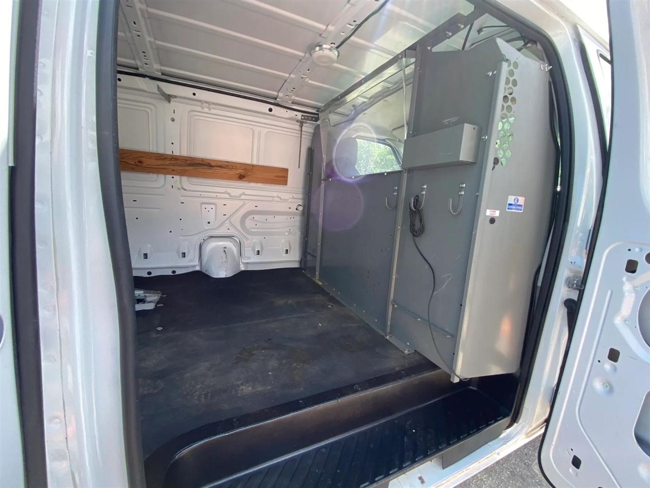 Ford Econoline E-250 2011