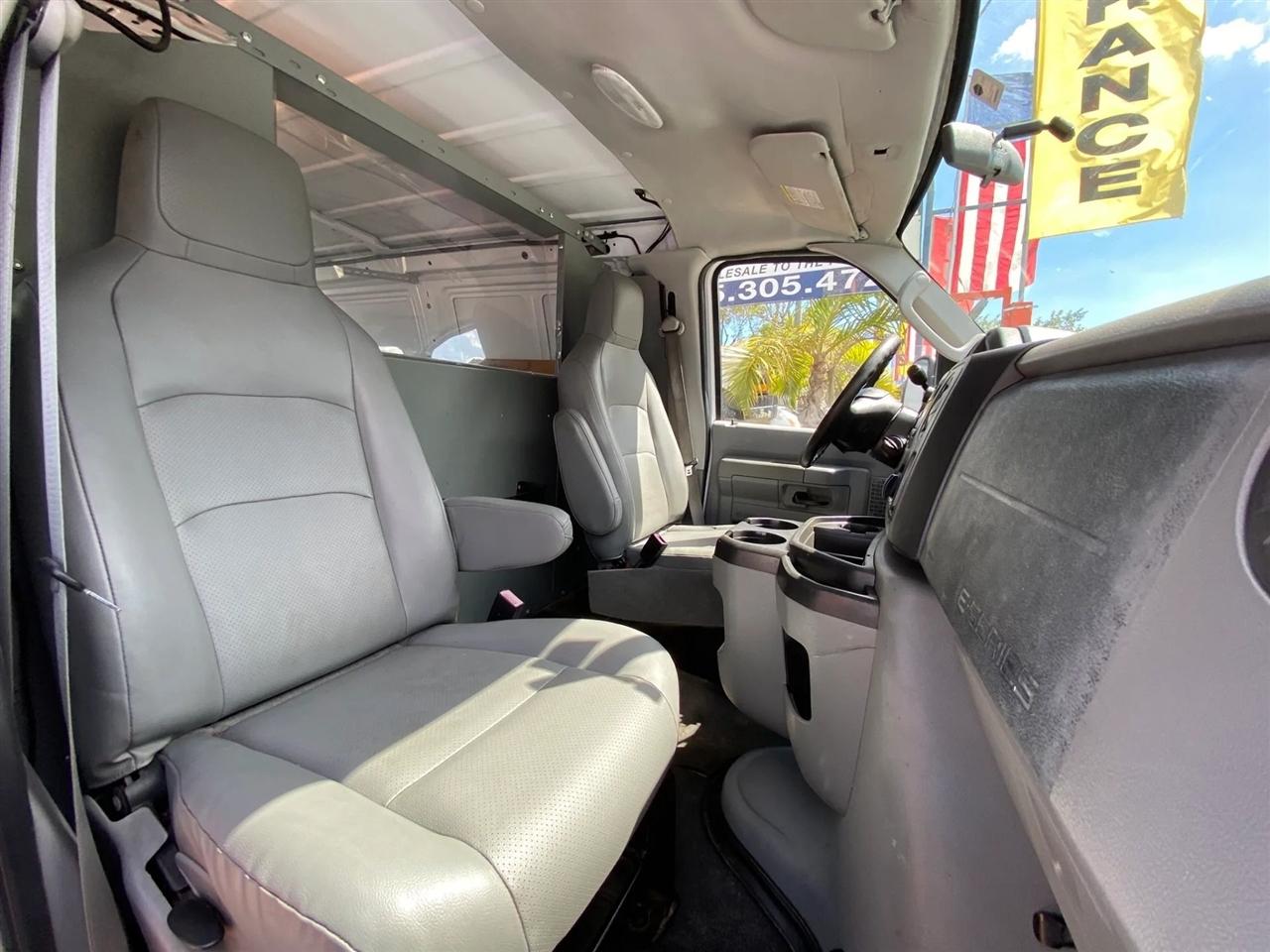 Ford Econoline E-250 2011