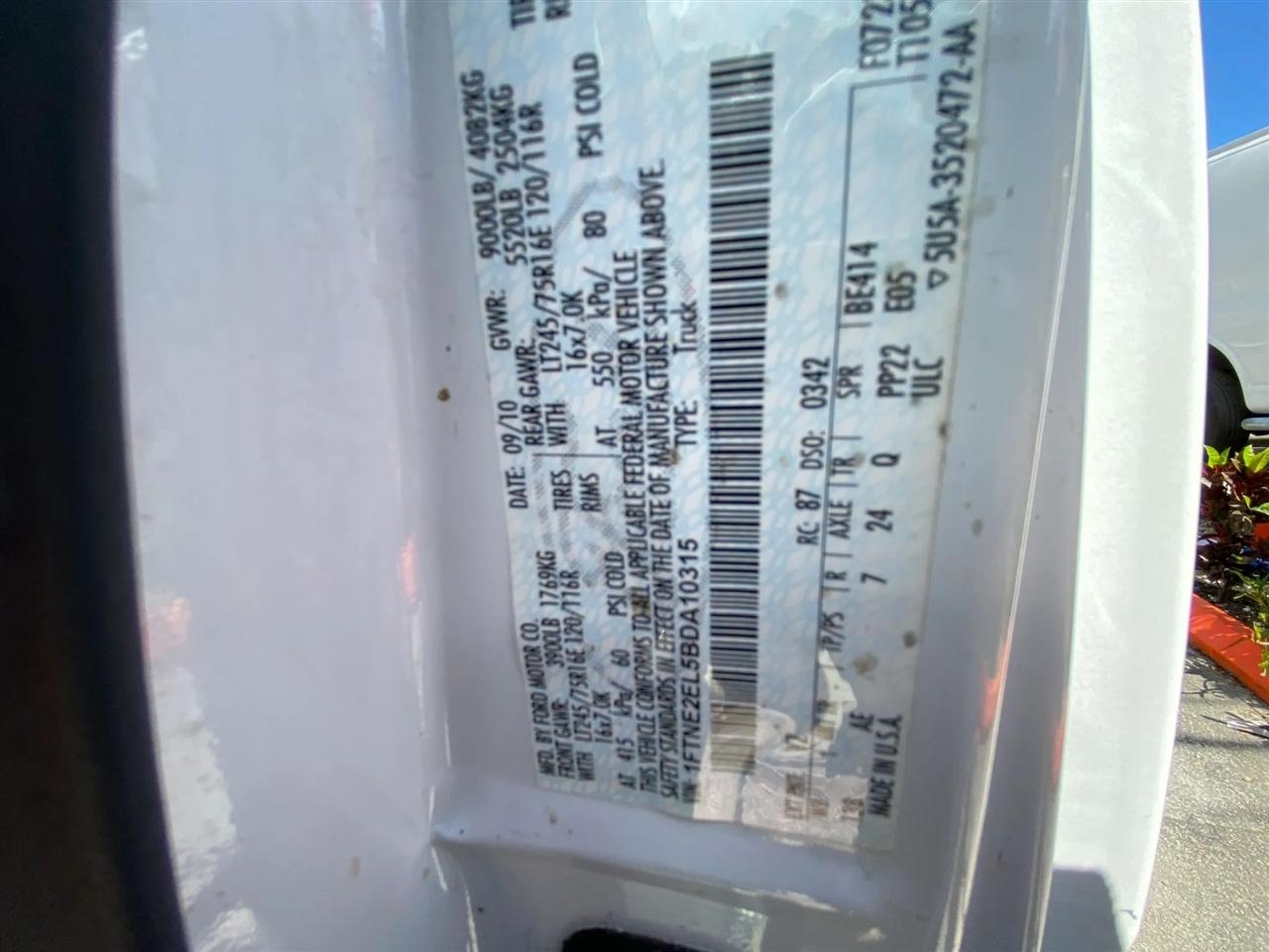 Ford Econoline E-250 2011