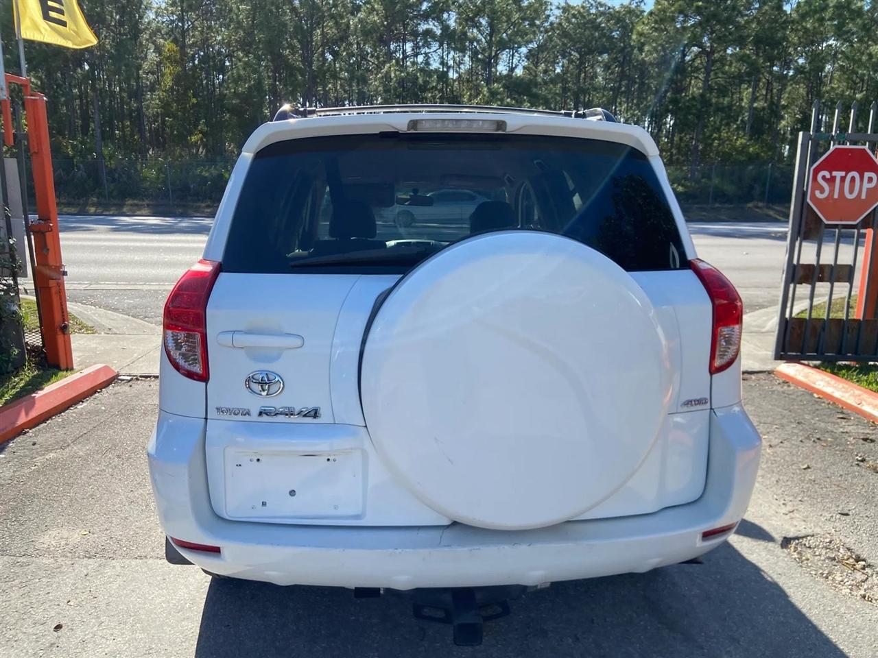 Toyota RAV4 Base I4 4WD 2007