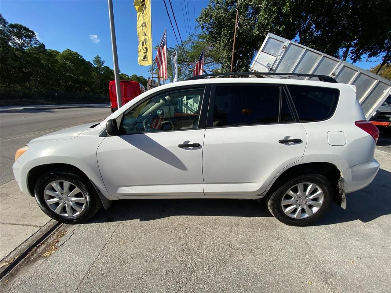 Toyota RAV4 Base I4 4WD 2007
