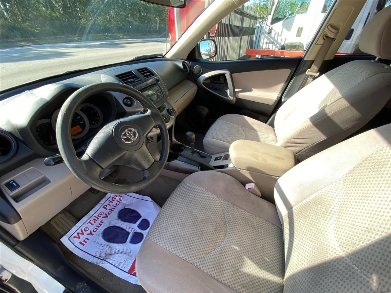 Toyota RAV4 Base I4 4WD 2007
