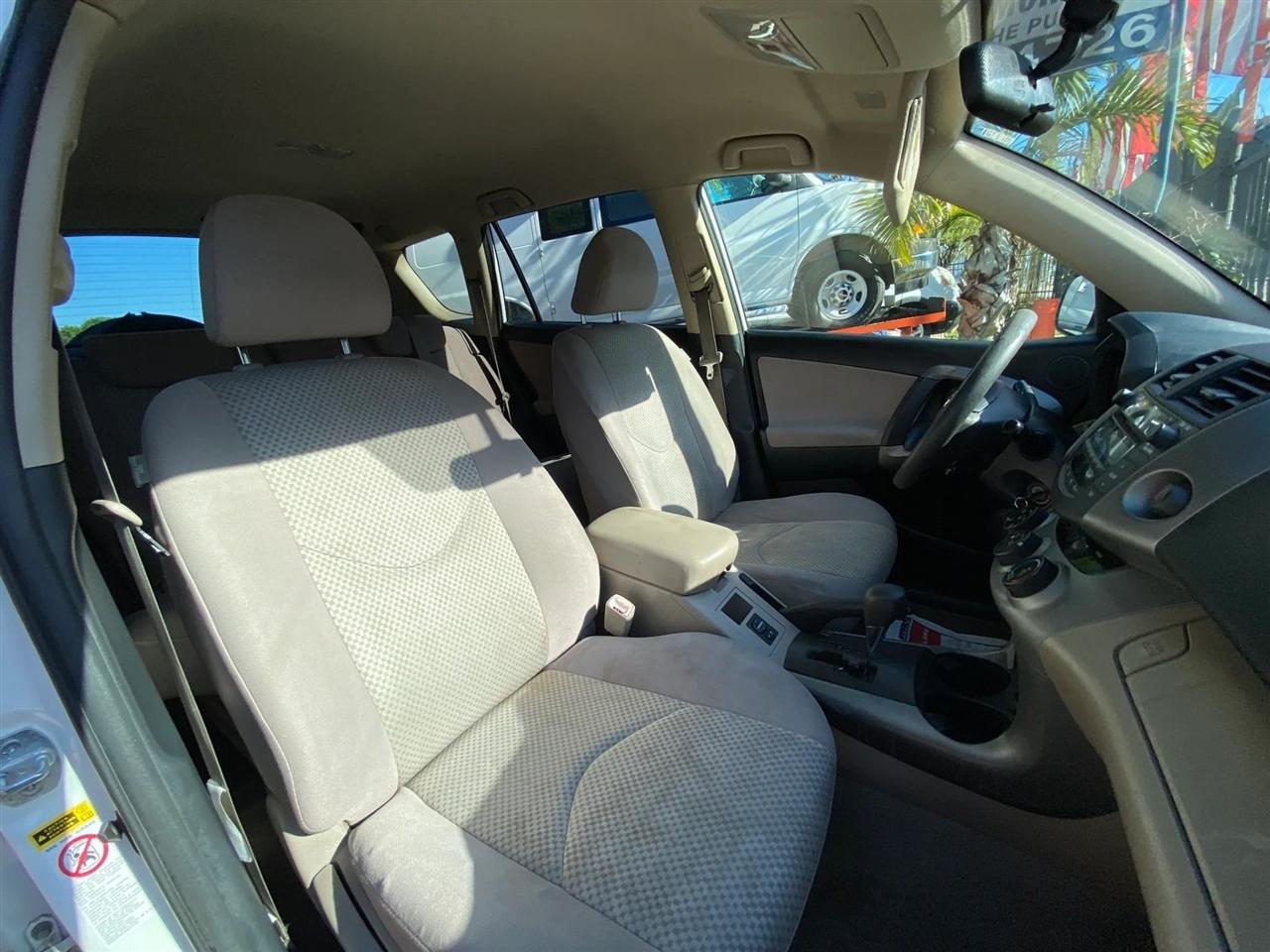 Toyota RAV4 Base I4 4WD 2007