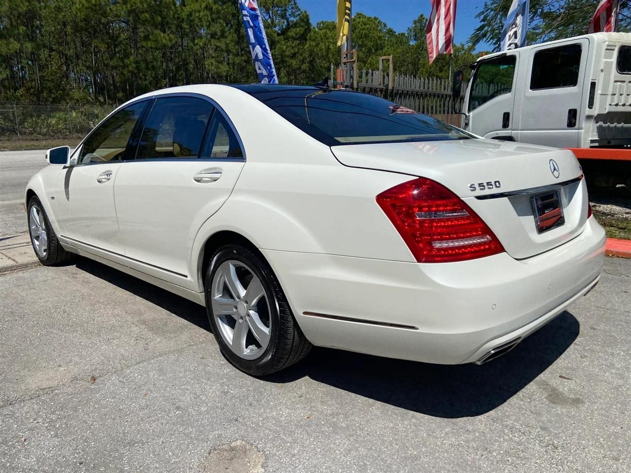 Mercedes-Benz S-Class S550 4-MATIC 2012