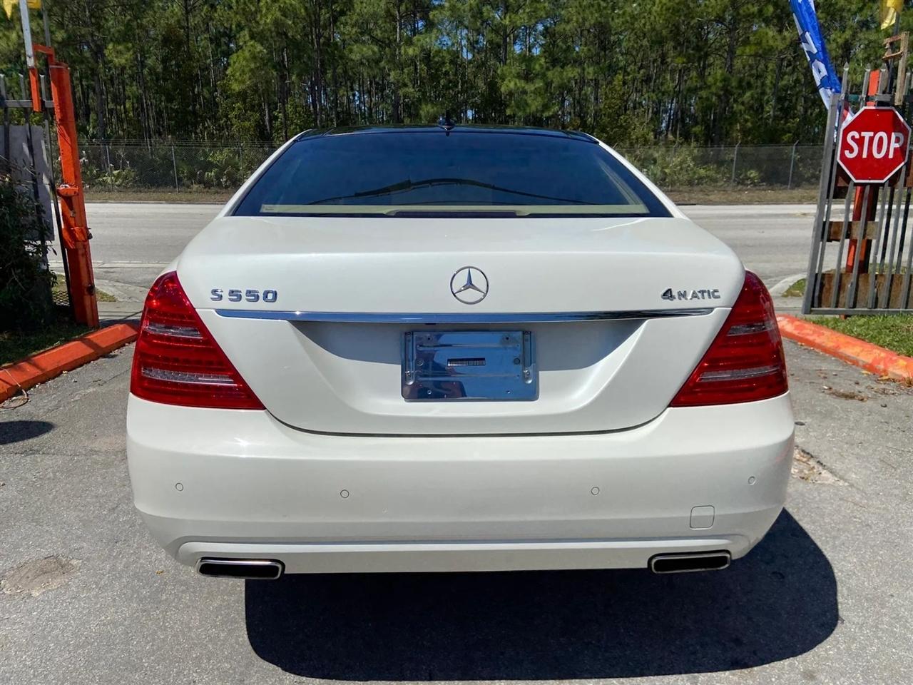 Mercedes-Benz S-Class S550 4-MATIC 2012