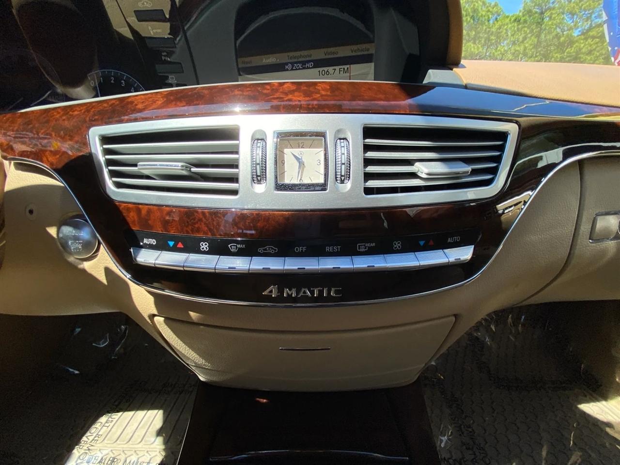 Mercedes-Benz S-Class S550 4-MATIC 2012